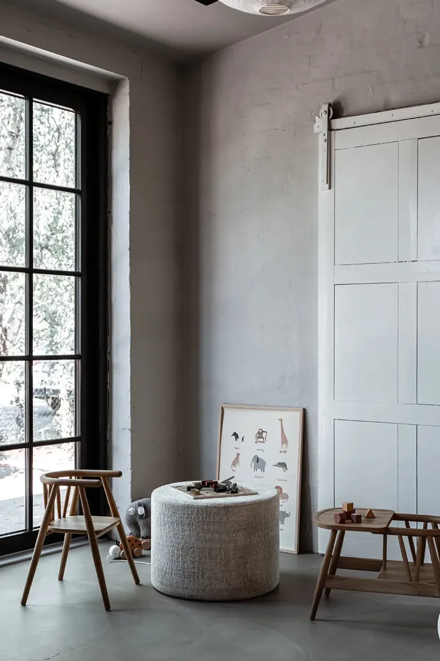 Smilla Toddler Stol, sortlakeret eg fra Oaklings