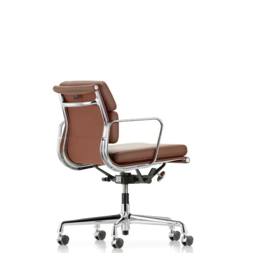 Soft Pad Chair EA 217 Kontorstol, sort læder/krom stel fra Vitra