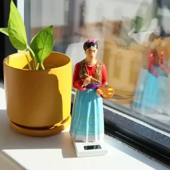 Solar Frida fra Kikkerland