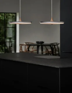 Soleil pendel medium, lys eg, plast skærm fra Le Klint