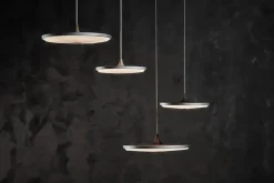 Soleil pendel medium, røget eg, papir skærm fra Le Klint