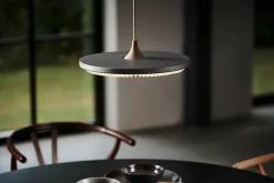 Soleil pendel small, røget eg, papir skærm fra Le Klint