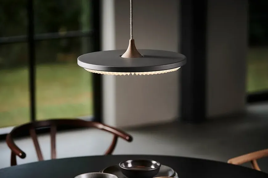 Soleil pendel small, røget eg, papir skærm fra Le Klint