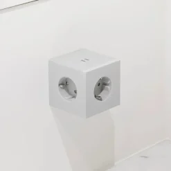 Square 2 Stikdåse med USB, beige fra Avolt