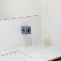 Square 2 Stikdåse med USB, beige fra Avolt