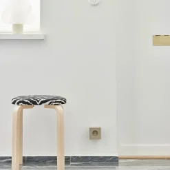 Square 2 Stikdåse med USB, beige fra Avolt