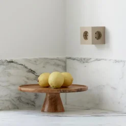 Square 2 Stikdåse med USB, beige fra Avolt