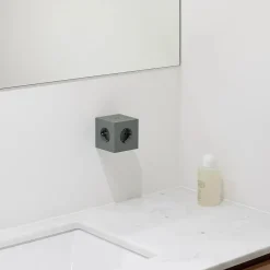 Square 2 Stikdåse med USB, beige fra Avolt