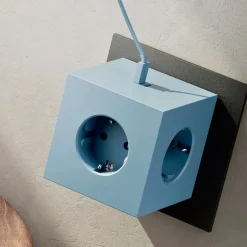 Square 2 Stikdåse med USB, sort fra Avolt