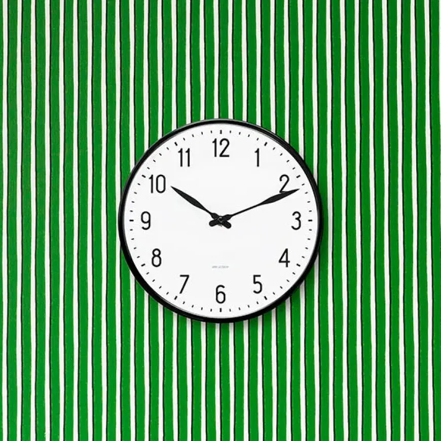 Station vægur af Arne Jacobsen (Ø: 48)