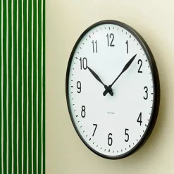 Station vægur af Arne Jacobsen (Ø: 21)