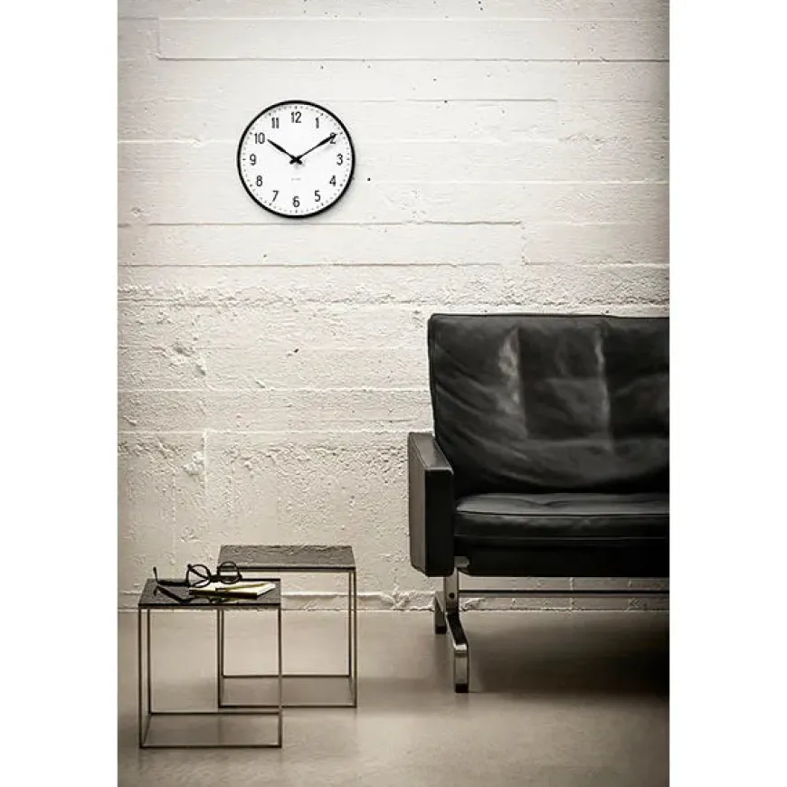 Station vægur af Arne Jacobsen (Ø: 16)