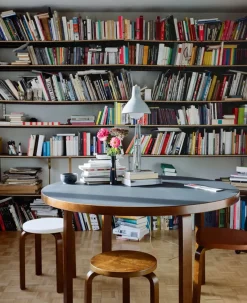 Stool 60, zebra fabric fra Artek