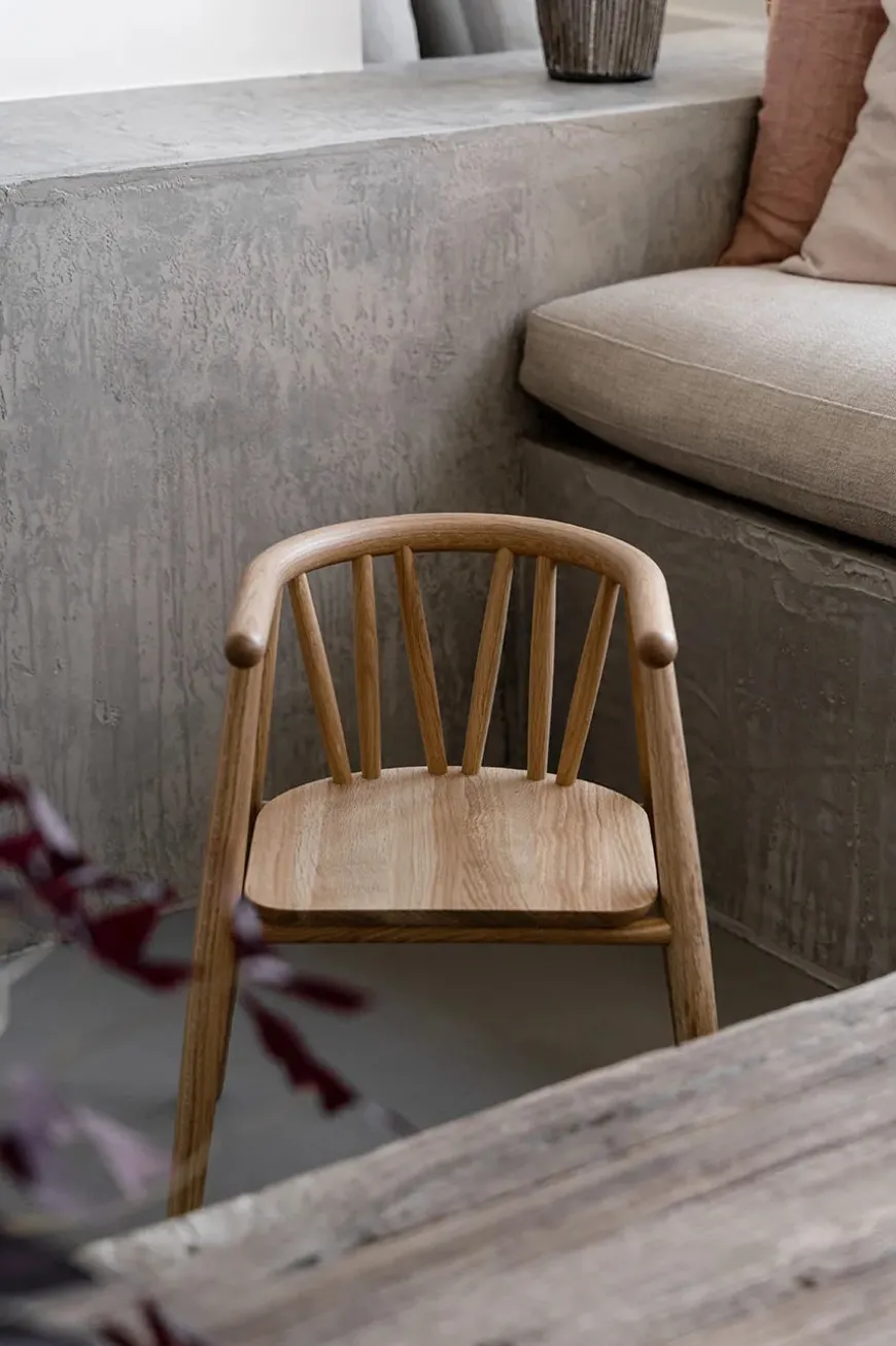 Storm Børnestol, eg fra Oaklings