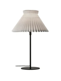 334T Bordlampe, buttermilk fra Le Klint