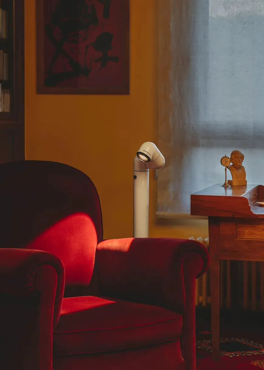 Tatu Alta Gulvlampe, white grey fra Santa and Cole