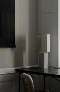 The Eight Over Eight Lamp Large, beige travertine fra Louise Roe