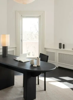 The Eight Over Eight Lamp Small, beige travertine fra Louise Roe