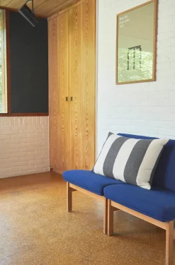 The Sweater Cushion, black fra Silkeborg Uldspinderi