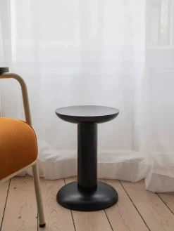 Thing Sidebord/Skammel, carmine red fra raawii