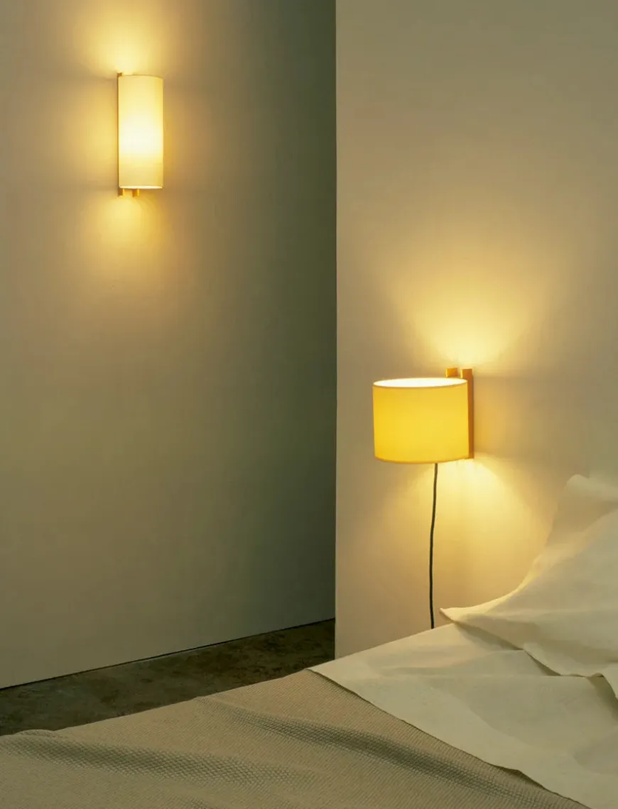 TMM Corto Væglampe, valnød fra Santa and Cole