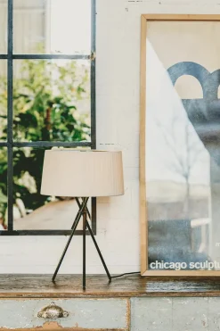 Tripode Bordlampe, red amber fra Santa and Cole