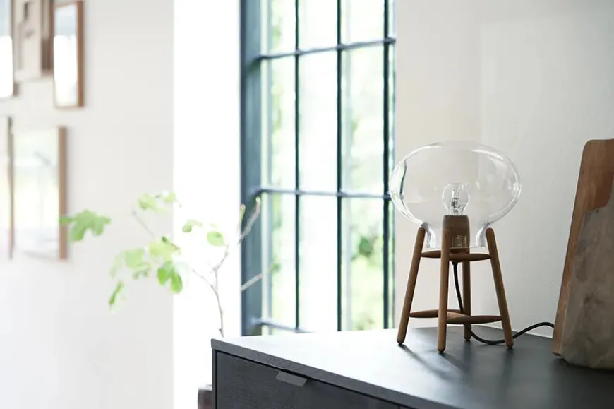 U4 Hiti Bordlampe, klart glas/sort eg fra FDB Møbler