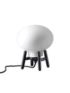 U6 Mini Hiti Bordlampe, opalt glas/eg fra FDB Møbler