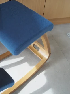 Variable Balans Stol, light brown wood fra Variér