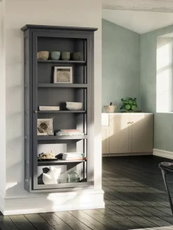 Væghængt Vitrineskab N4, dark oak fra Lindebjerg Design