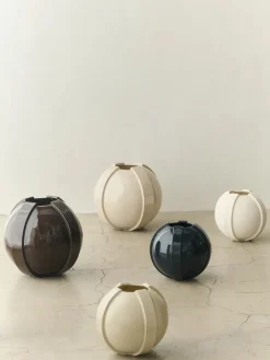 Vinci Vase 02, dark brown fra Louise Roe