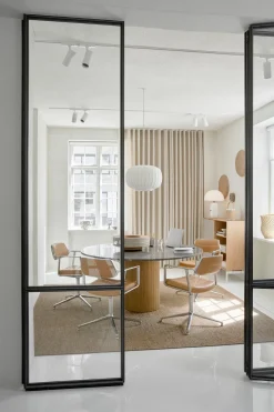 VIPP453 Swivel Chair, Light Grey, Special Edition fra VIPP