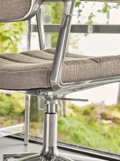 VIPP453 Swivel+ Chair m/hjul, bosco grøn læder fra Vipp