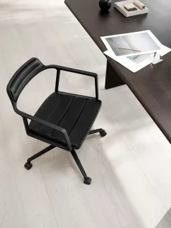VIPP452 Swivel Chair m/hjul, sort læder fra Vipp