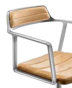 VIPP452 Swivel Chair m/sort stel, sort læder fra Vipp