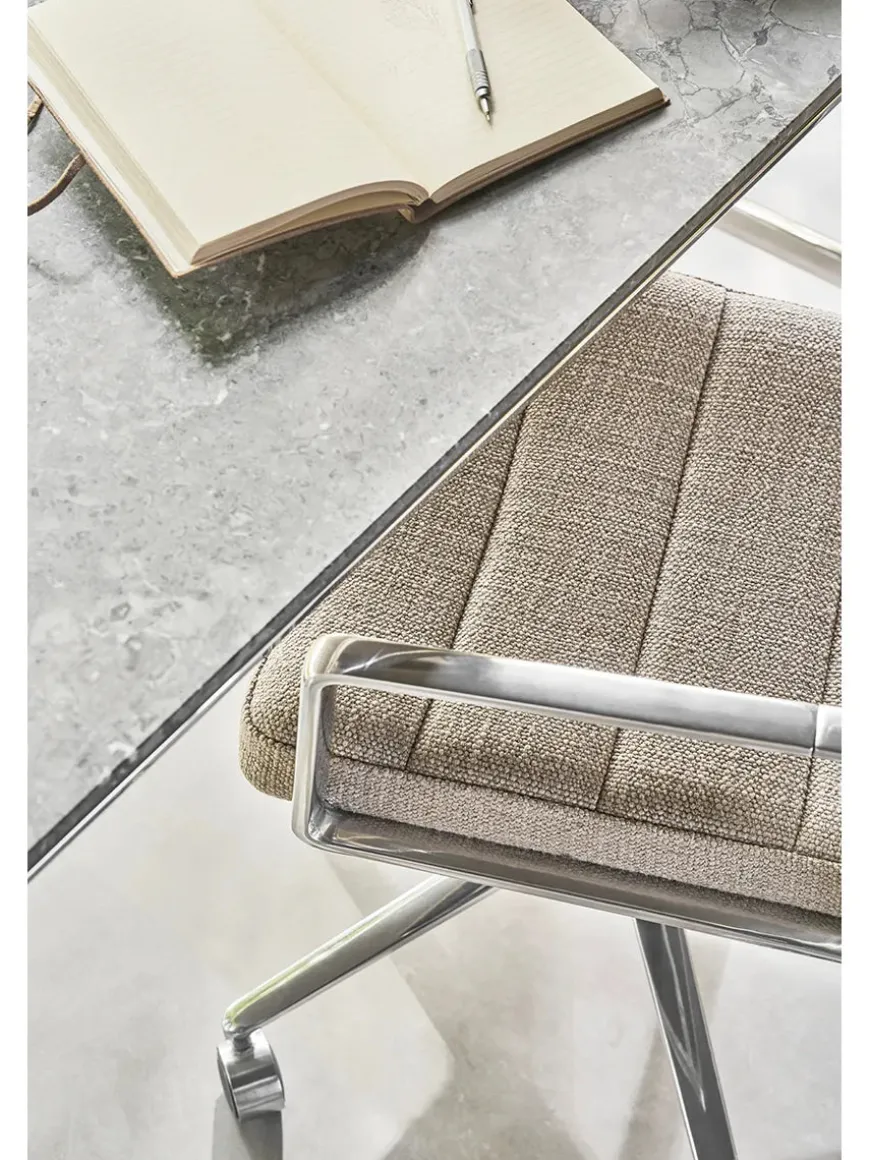 VIPP453 Swivel+ Chair, sort læder fra Vipp