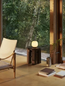 VL45 Radiohus Portable Lamp, pale yellow fra Louis Poulsen