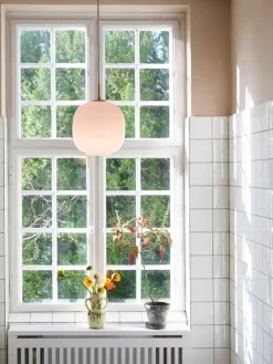 VL45 Radiohuspendel 250, pale yellow fra Louis Poulsen