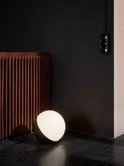 VL Studio bord/gulv fra Louis Poulsen