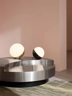 VL Studio bord/gulv fra Louis Poulsen