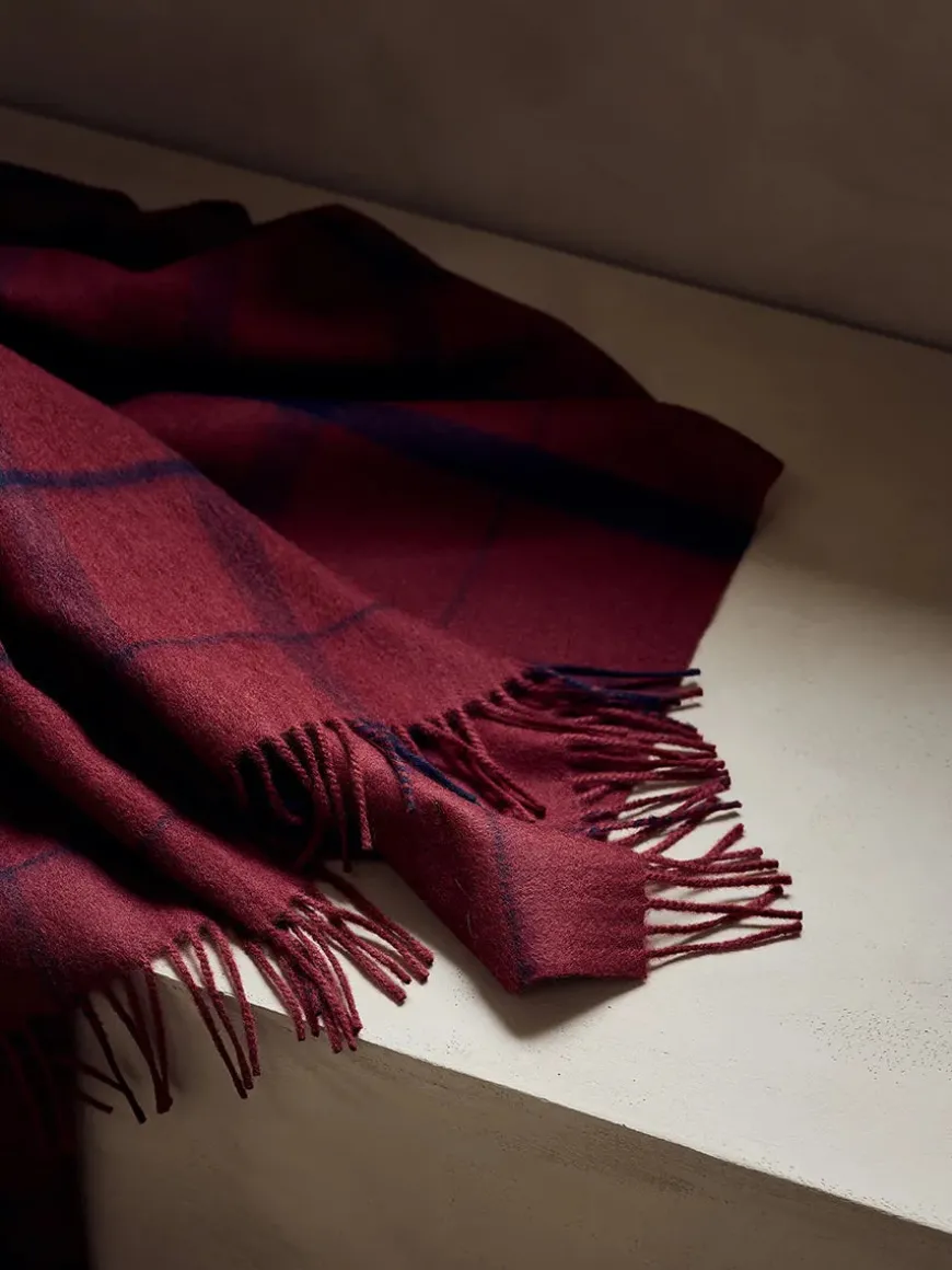 Warp & Weft Plaid, beetroot/midnight fra Silkeborg Uldspinderi