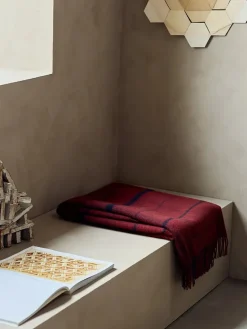 Warp & Weft Plaid, concrete/midnight fra Silkeborg Uldspinderi