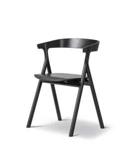 Yksi Spisebordsstol, lakeret eg fra Fredericia Furniture