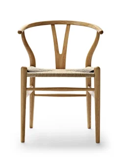 Y-stol CH24, Eg hvidolie af Hans J. Wegner
