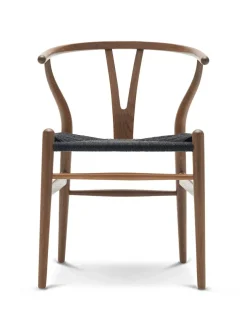 Y-stol CH24, Eg lak med sort flet af Hans J. Wegner
