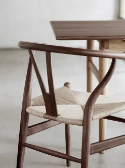 Y-stol CH24, eg sæbe af Hans J. Wegner