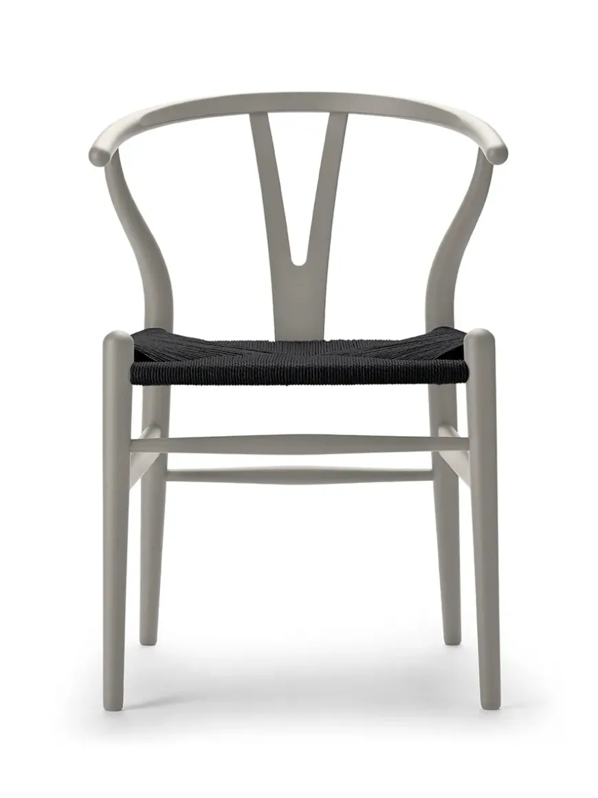 Y-stol CH24 Soft Hollyhock med sort flet af Hans J. Wegner
