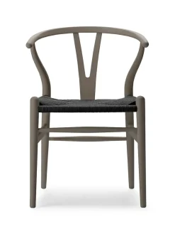 Y-stol CH24 Soft Hollyhock med sort flet af Hans J. Wegner
