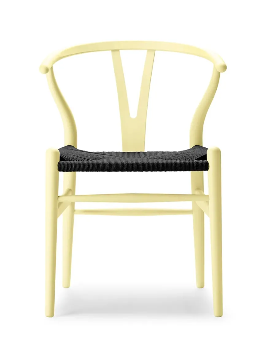 Y-stol CH24 Soft Natural White med sort flet af Hans J. Wegner