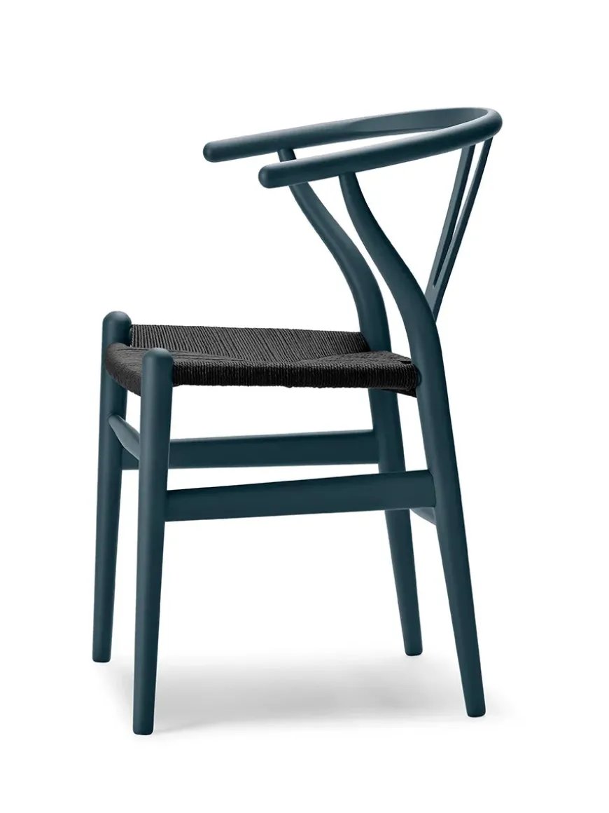 Y-stol CH24 Soft Slate med sort flet af Hans J. Wegner